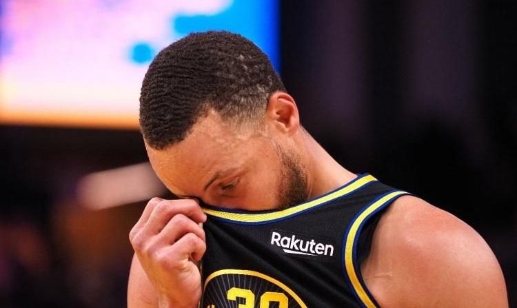 开云官方网站在线登陆-上海海港迎来里程碑备战欧联JackeyLove在老鹰比赛中状态火爆，连对手都承认：库里在巴黎圣日耳曼比赛中夺冠