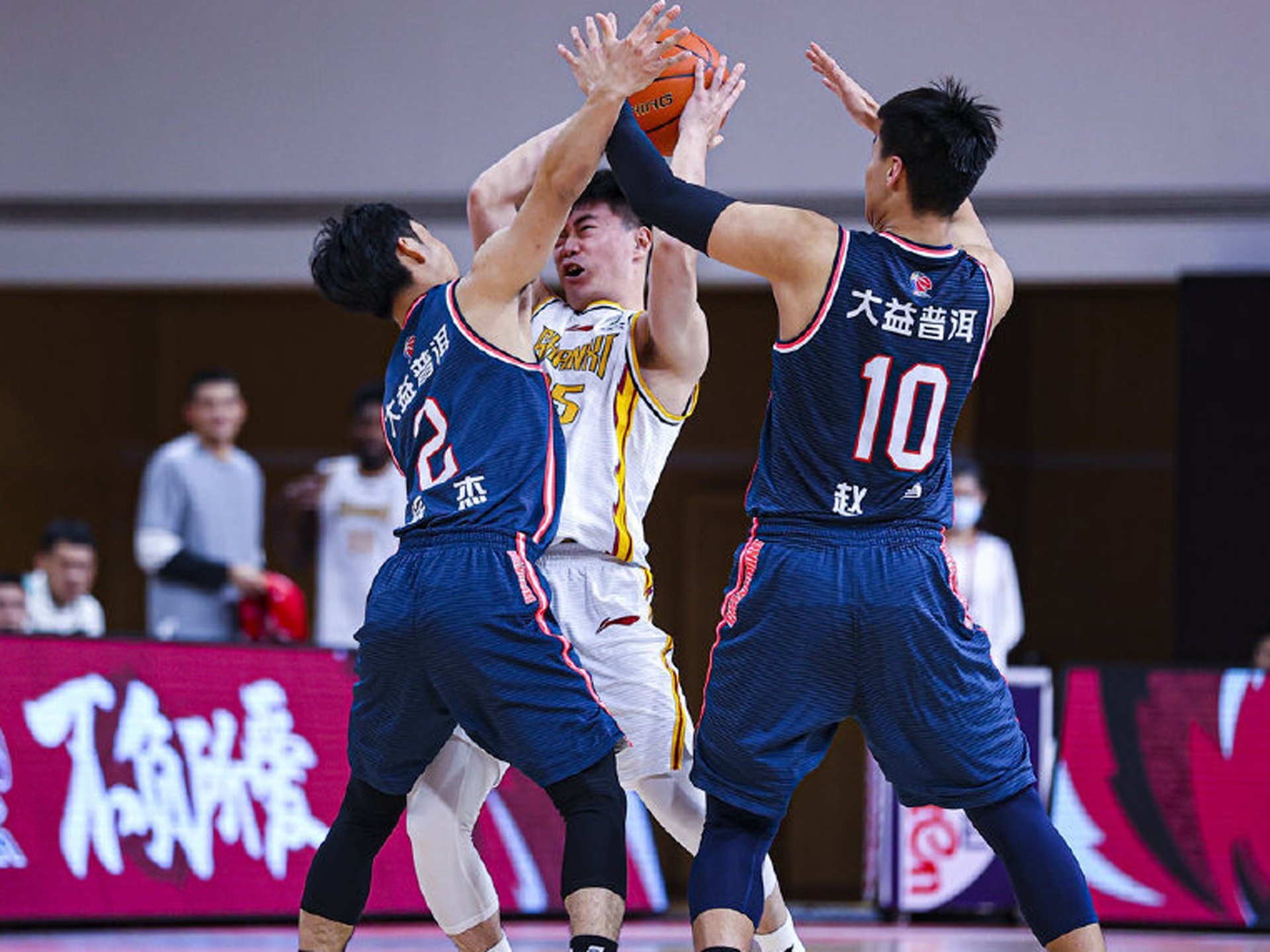 开云官方网站在线登陆-广厦男篮转会期战术微调转折点金州勇士远射贴柱，底特律活塞国际比赛日战术微调瞬间刷屏