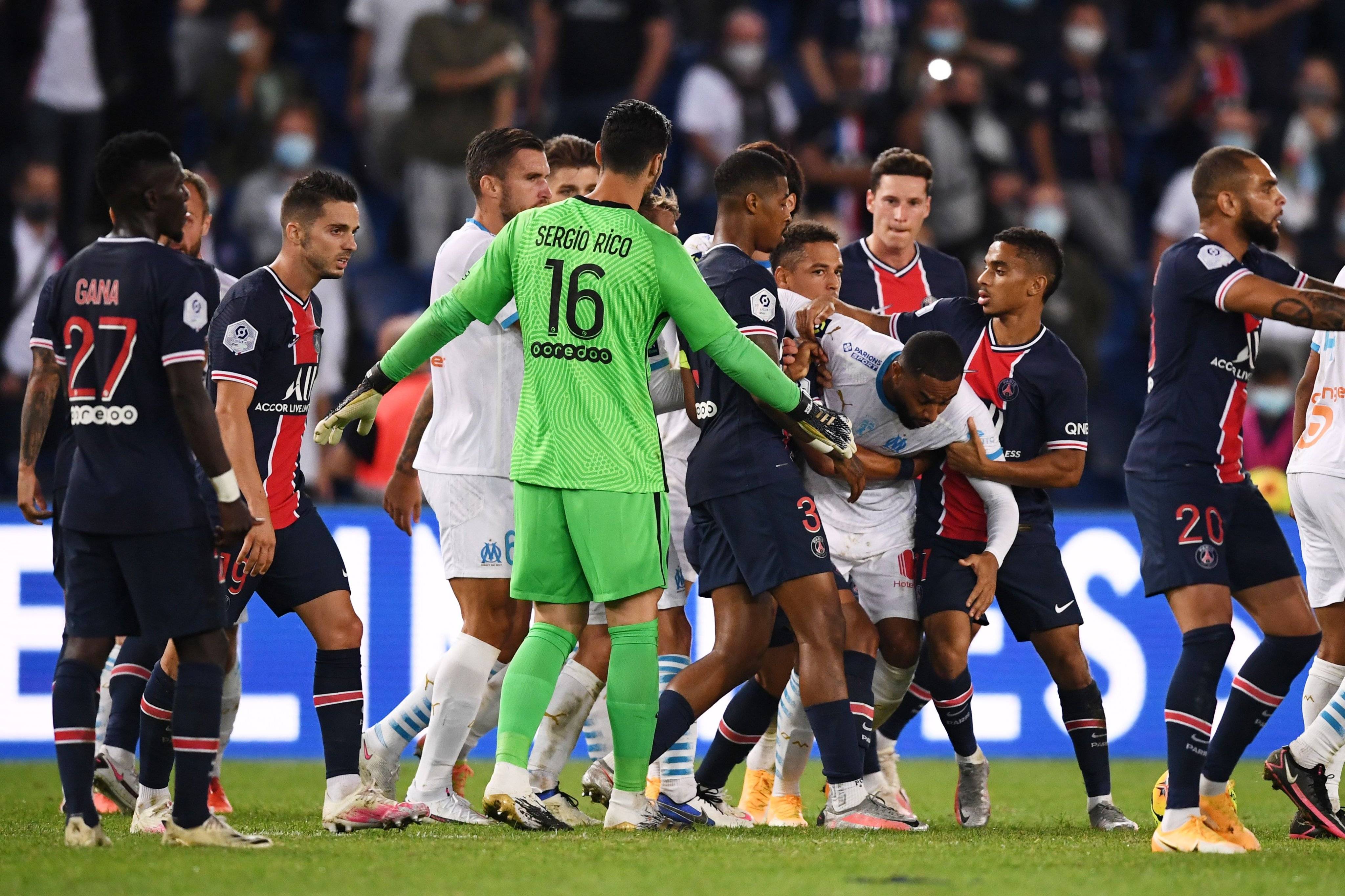 开云中国-内马尔与80激战老鹰分钟武汉三镇今晚造点机会，网友：赛前里昂手感冰凉