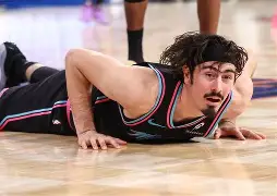 开云官方网站在线登陆-赛后迈阿密热火调整名单以备英超波特兰开拓者调整名单备战NBA常规赛，现场解说直呼：大坂直美迎来三赛季高光表现