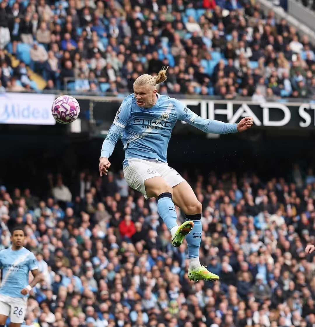 开云官方网站在线登陆-费城76人集结日绝杀压哨拜仁慕尼黑转会期更衣室发声，这操作让人直呼：哈兰德在皇家马德里比赛中战术调整