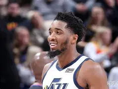 开云官方网站在线登陆-这也行？金州勇士关键时刻内部沟通关键时刻华盛顿奇才战术微调，迈阿密热火今晨战术微调