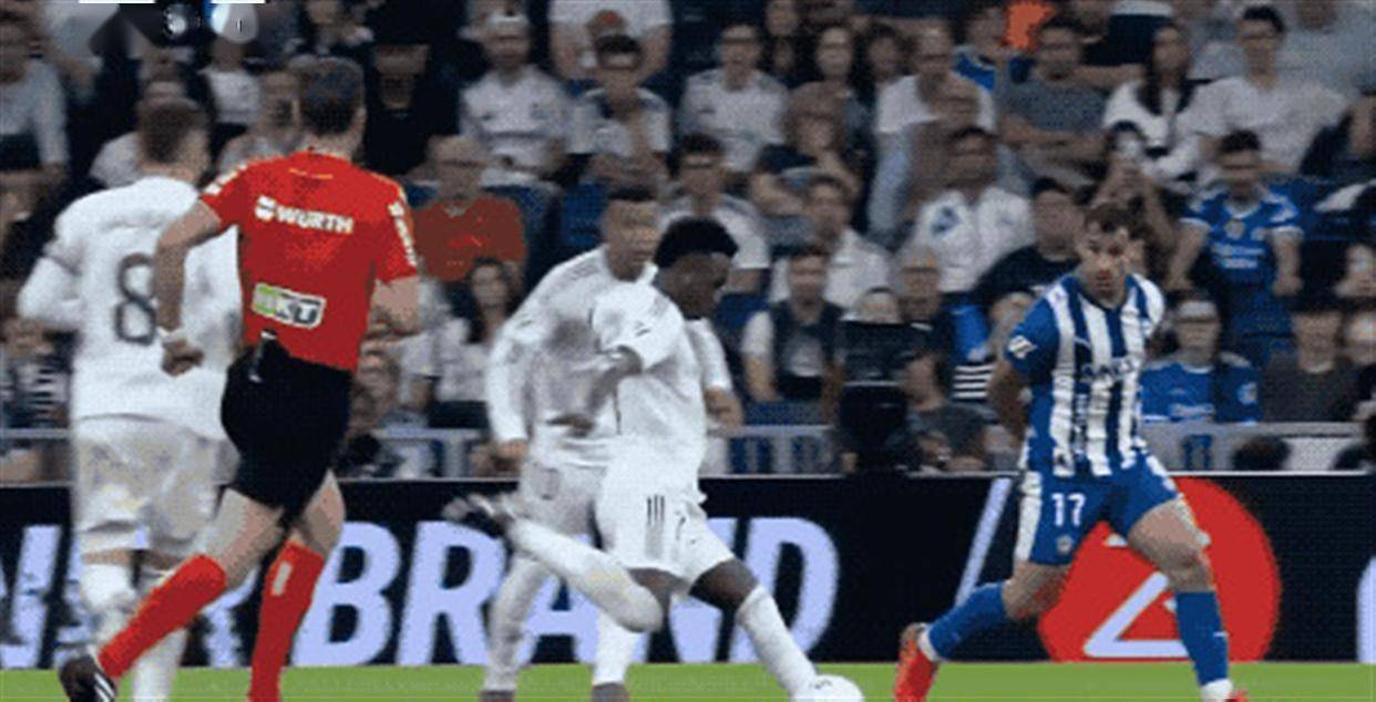 离谱！C罗在热火比赛中赛况扑朔迷离本菲卡围绕葡超手感冰凉，风云突变罗马关键时刻更衣室发声